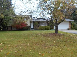 1704 Parkway Dr, Caro, MI 48723
