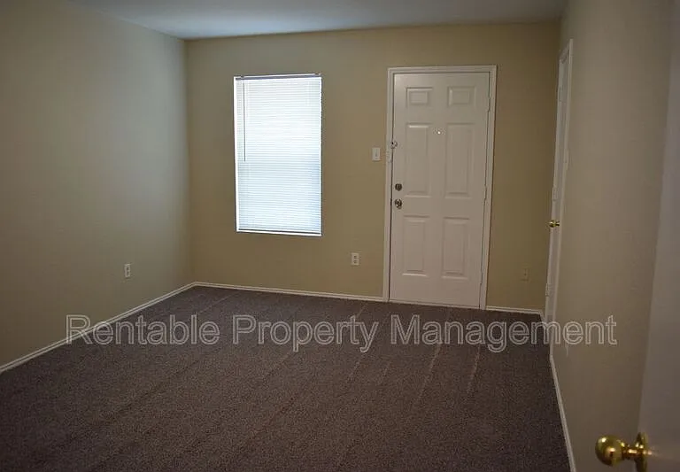 8028 Doreen Ave — Photo 16