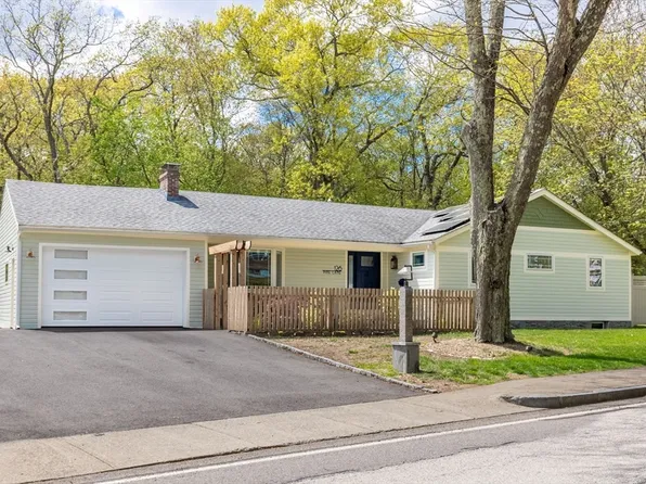126 Pine Ln, Westwood, MA 02090