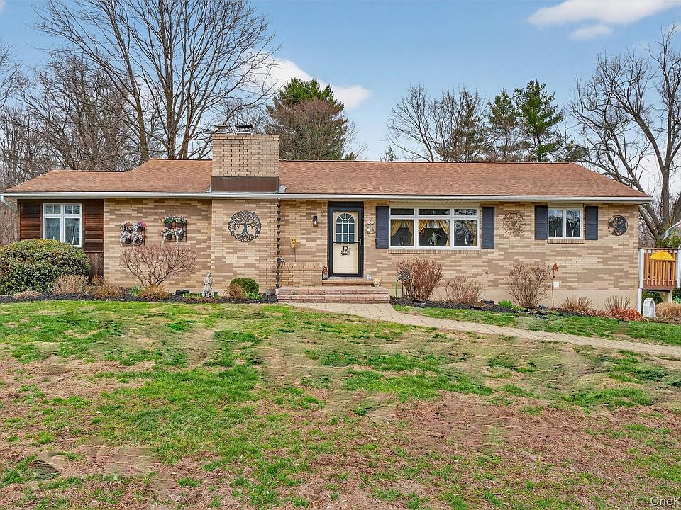 1st image of 108 Williamsburg Court