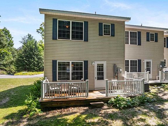 4th image of 2447 Harbor Petoskey Rd