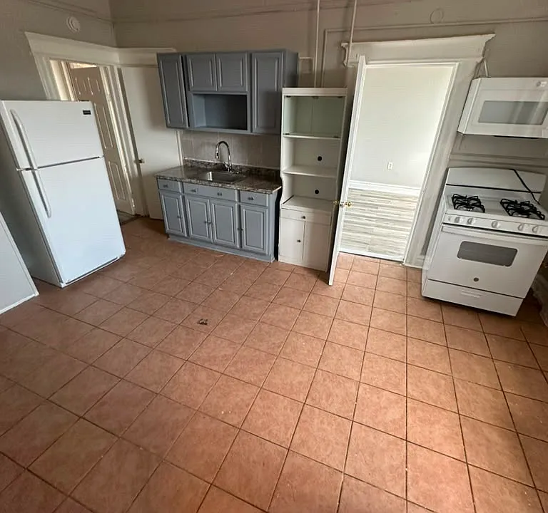 225-227 Clifton Ave #10-B