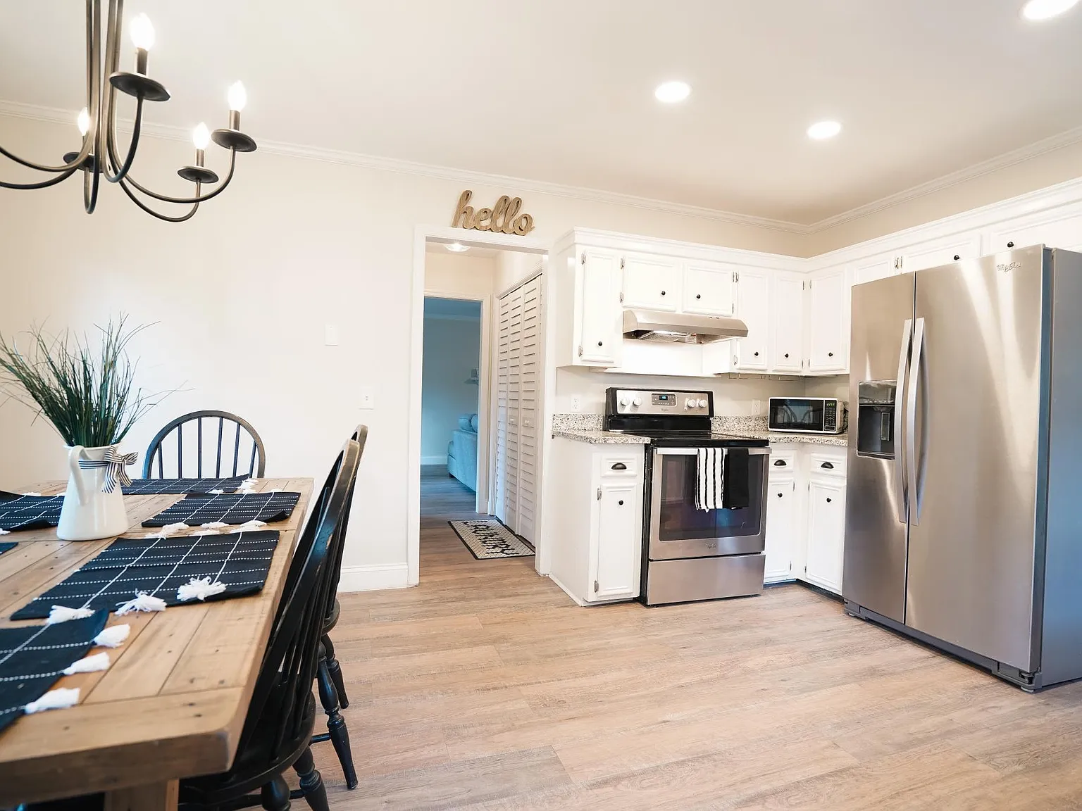 3 bed, 1639 sqft, $2,400 — Photo 4