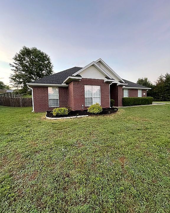 1st image of 604 Weston Dr