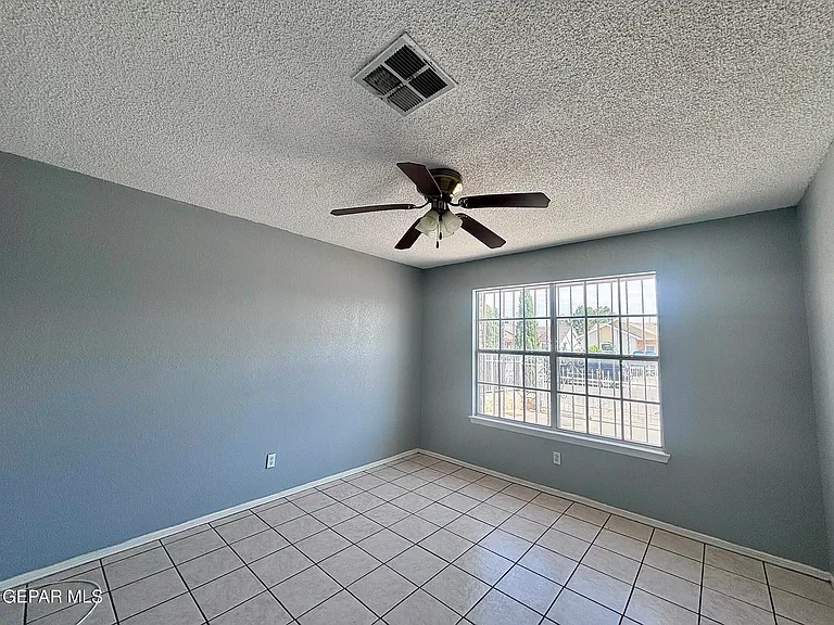 11924 Kings Guard Dr — Photo 10