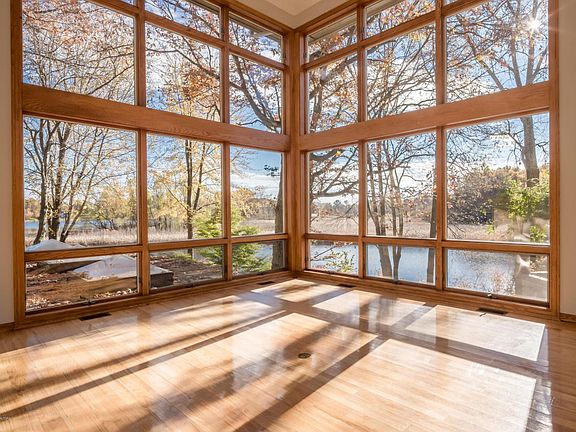 5th image of 9301 Lookout Point Dr