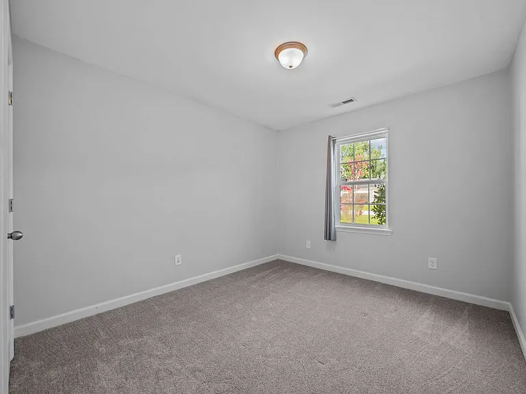 312 Reid Ct N — Photo 12
