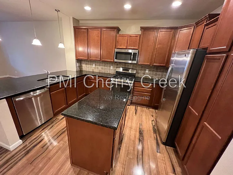 8159 S Akron Ct — Photo 4