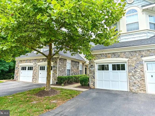 13996 Greendale Dr, Woodbridge, VA 22191
