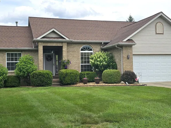 2460 Fenton Creek Ln, Fenton, MI 48430