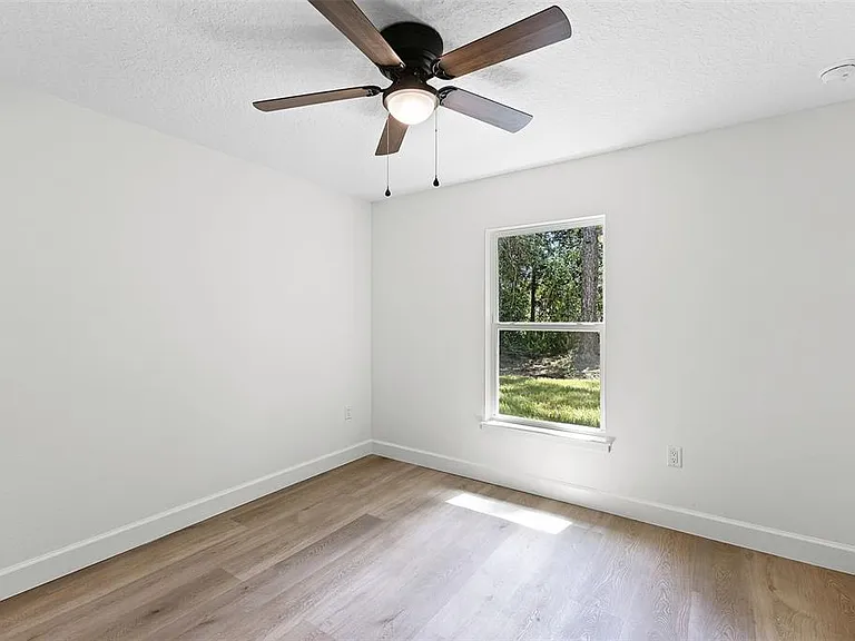 320 Kenora Dr — Photo 21