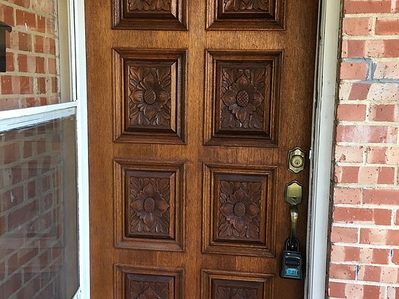 Wood door with screen