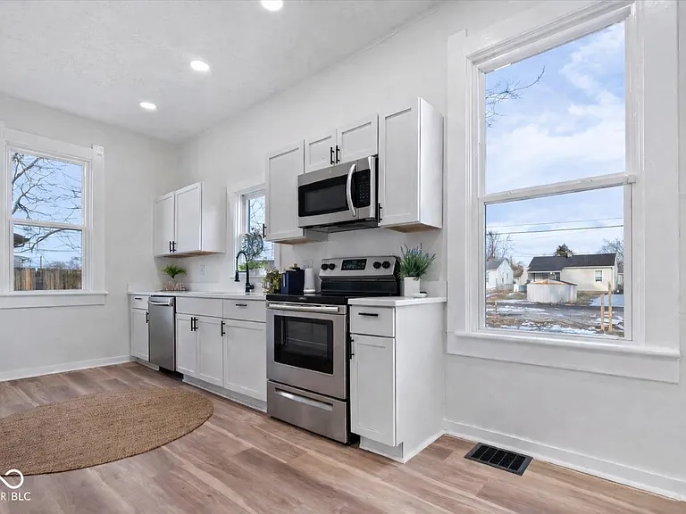 1741 S State Ave — Photo 12