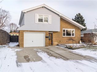 181 Charlescrest Ct, Buffalo, NY 14224