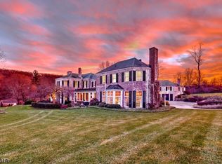 67 Roxiticus Rd, Far Hills, NJ 07931