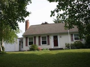 19 White Oaks Dr, Rochester, NY 14616