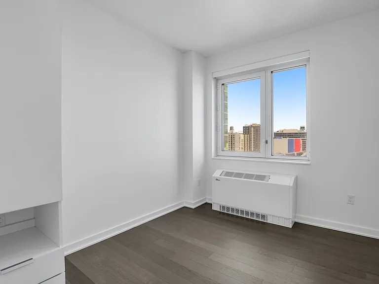 2922 Northern Blvd #603 — Photo 6
