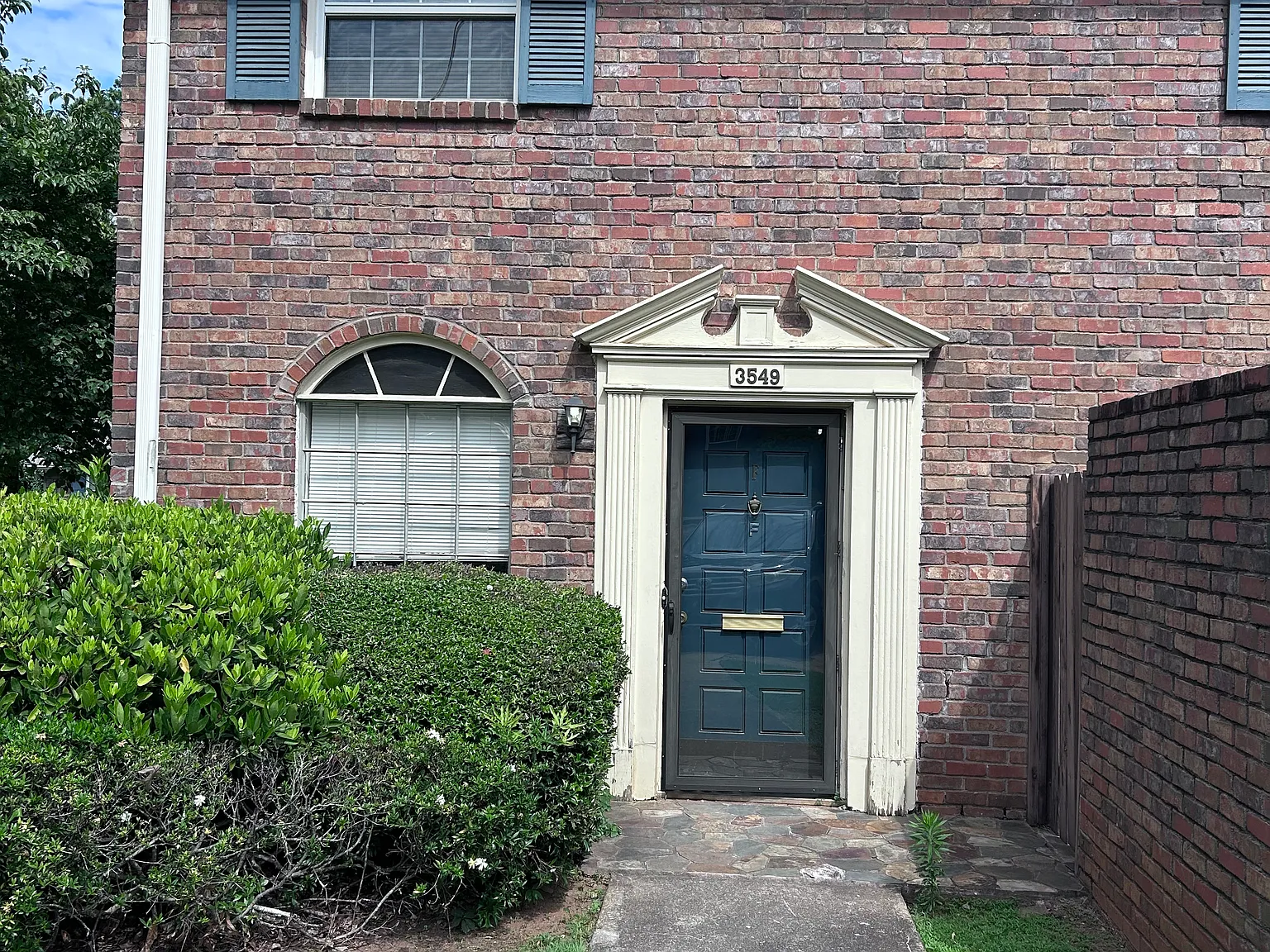2 bed, 1.5 bath, 1120 sqft, $1,700 — Photo 1