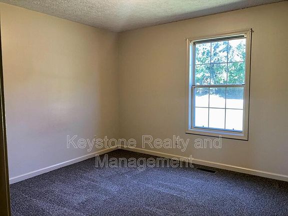 5th image of 5869 Julien Rd