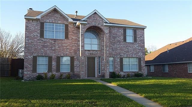 1st image of 2221 Woodglen Dr