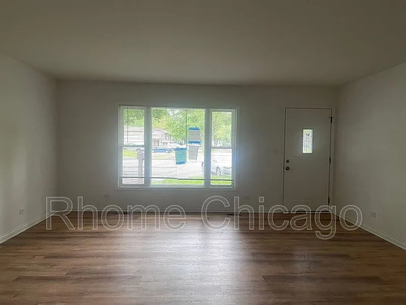 4 bed, 2.0 bath, 1600 sqft, $3,100 — Photo 4