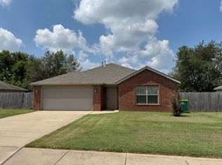 310 Poplar Rd, Centerton, AR 72719