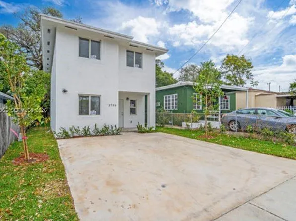 2956 NW 44th St, Miami, FL 33142