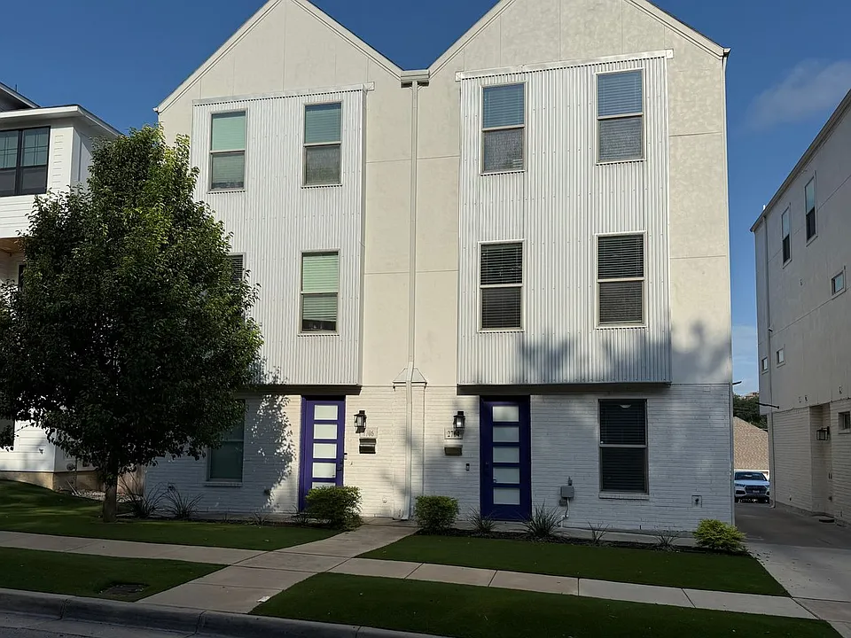 2704 Forest Park Blvd