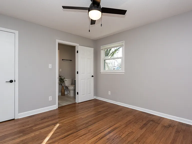 718 Holloway St #B — Photo 14