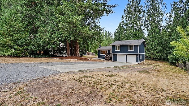 3rd image of 10220 319th Avenue NE