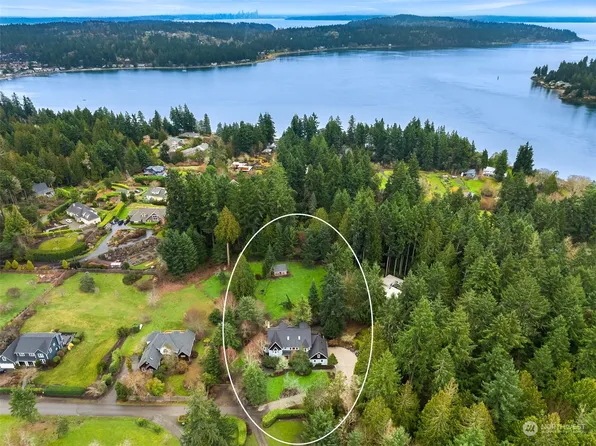 3907 El Cimo Lane NE, Bainbridge Island, WA 98110