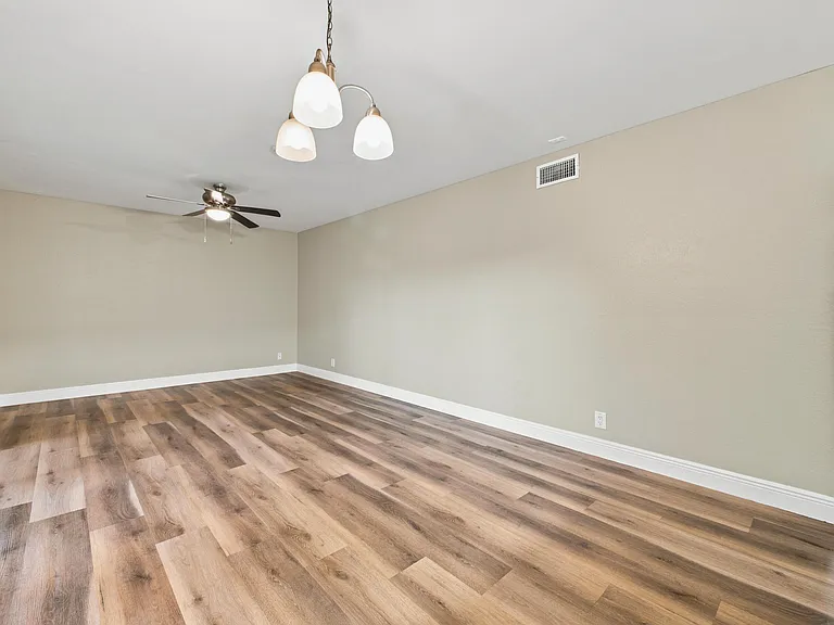 1601 Balfour Point Dr #H — Photo 11