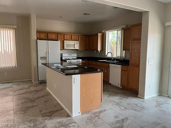 4th image of 8108 Loma Del Ray St