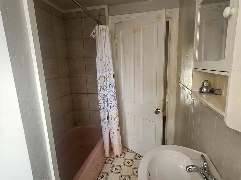 424 W Washington St #C — Photo 6