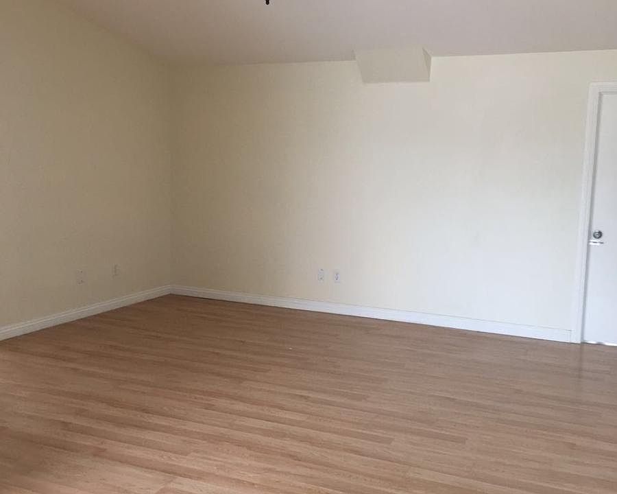 1st image of 3180 Admiral Ave
