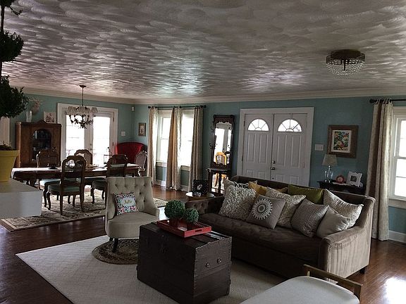 Lots of space to entertain