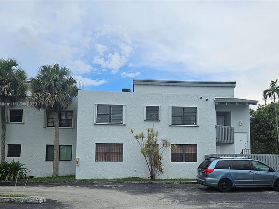 2nd image of 10572 NW 7th Ter #B5