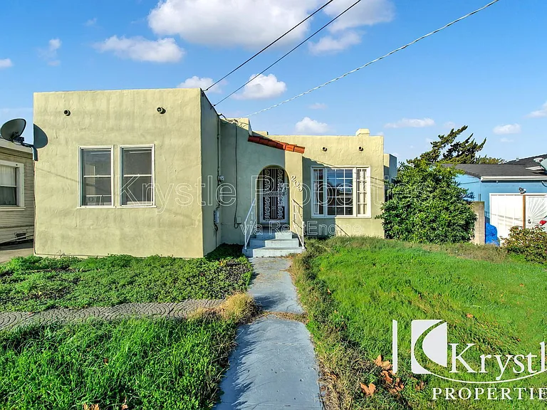 209 14th St — Photo 1