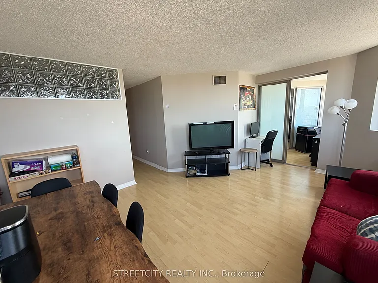 695 Richmond St #1307 — Photo 6