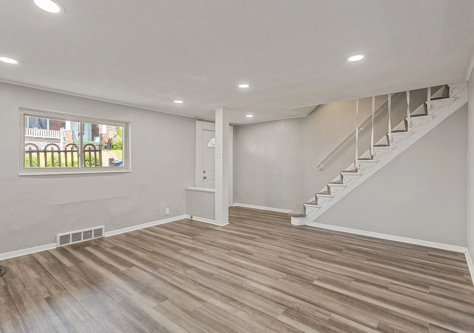 4 bed 1.5 bath - Completely updated in great Mt. Washington location - central air, washer/dryer — Photo 1