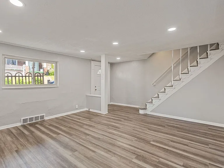 147 Amabell St — Photo 5