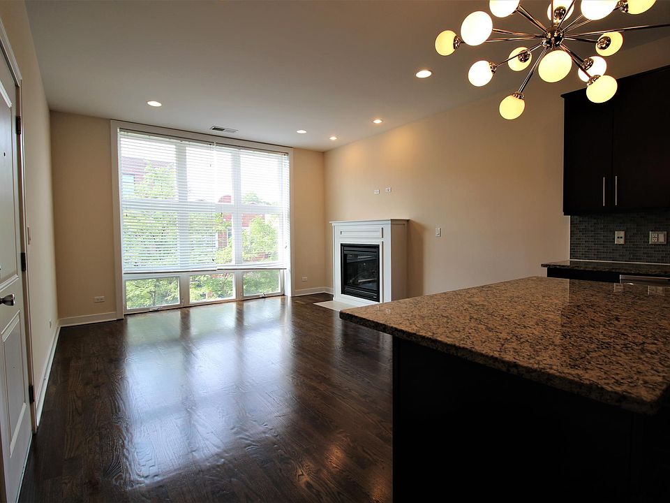 1st image of 3634 W Montrose Ave #3640-1E