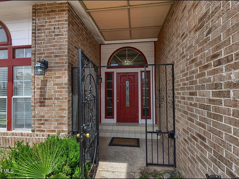 1909 Polly Harris Dr — Photo 1