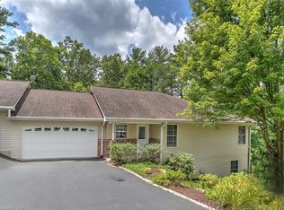 35 Allen Paul Dr, Hendersonville, NC 28791