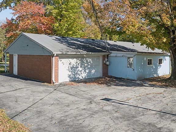 4th image of 1749 W 73rd Pl