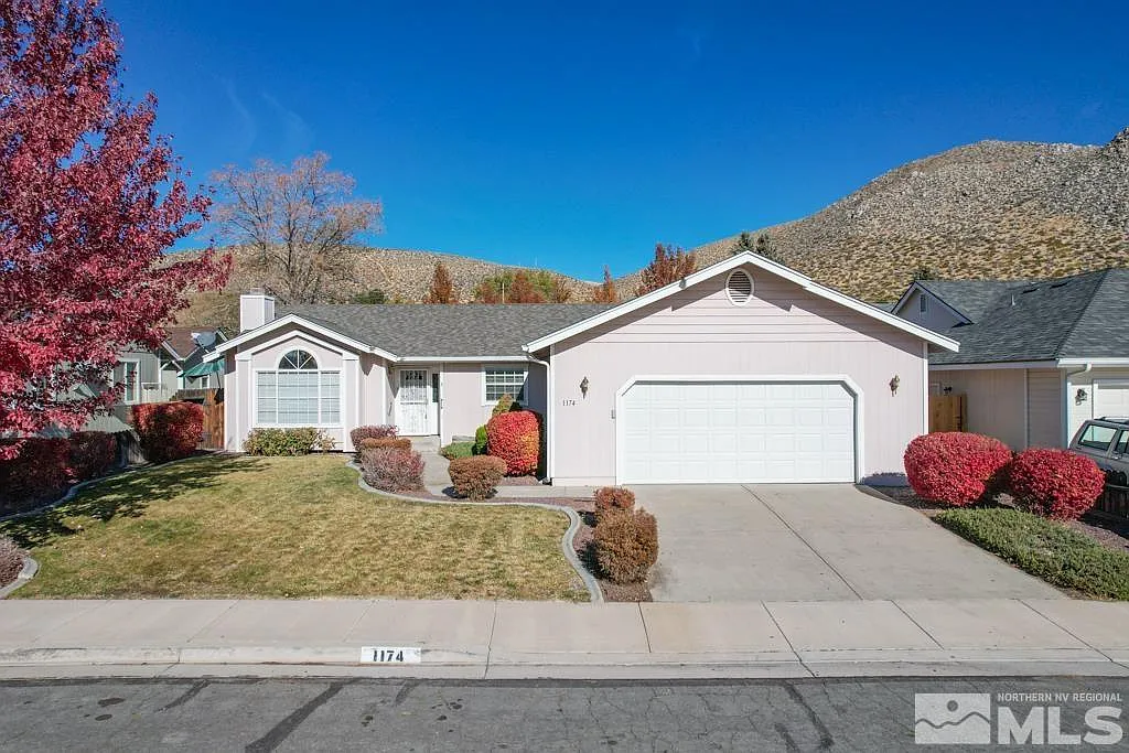 1174 Genoa Ln photo 1