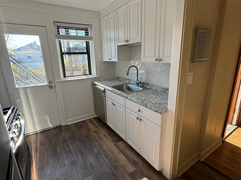 1064 Kenmore Ave #11 — Photo 5
