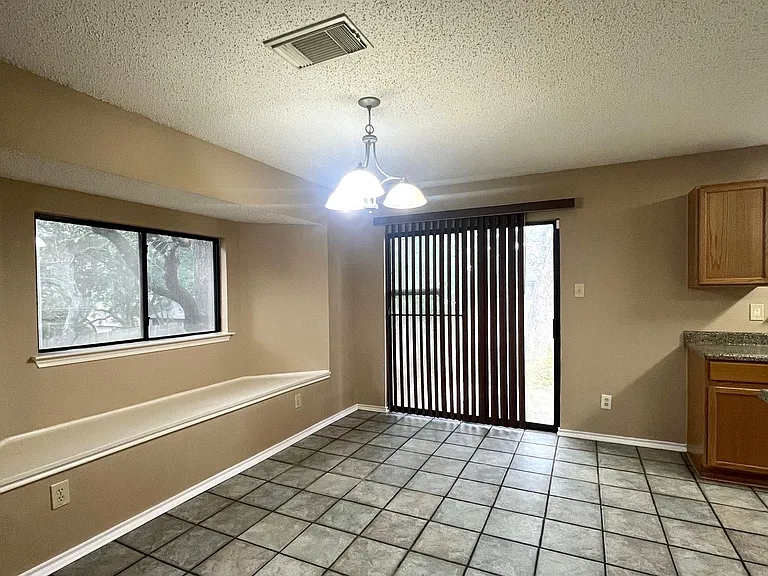 15838 Colton Wl — Photo 5