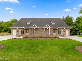 910 Fine Glen Dr, Sevierville, TN 37862