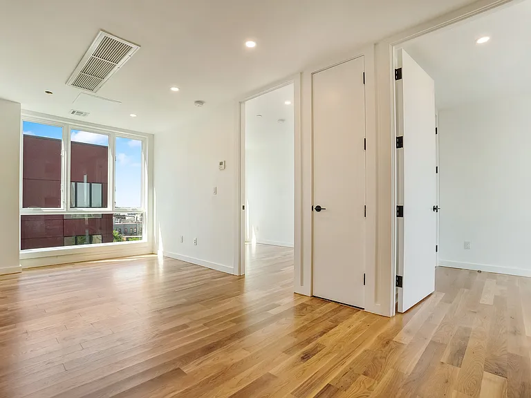 1515 Park Pl #607 — Photo 3